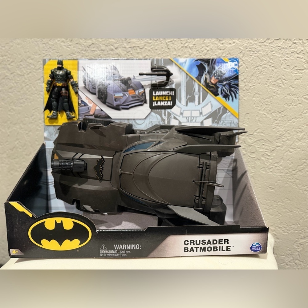 DC Comics: Crusader Batmobile Playset with Exclusive 4-inch Batman Figure New